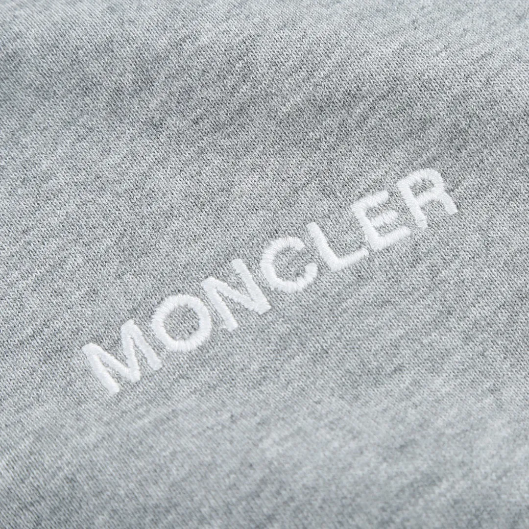 MONCLER ： ， ， ， ， 。 ， 。 1： 4 ， ， 3 。 ， ， 。 2： 2*2 ， ， ， ， ， 。 2： ， ， ， ， 。 ： 3 SIZE:S M L XL ：D 070